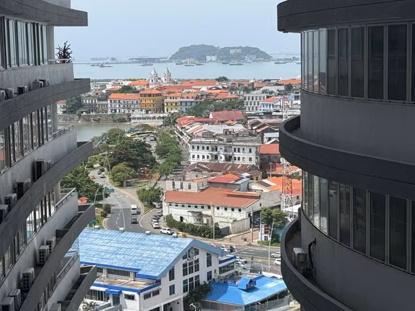 PH BAY VIEW 145.000$ + Balcon ( torre 200)