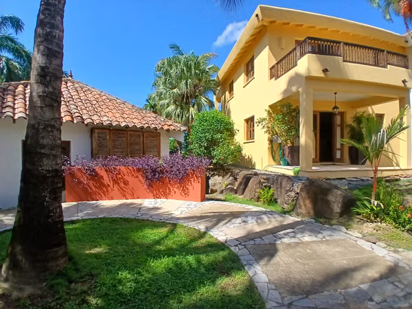 Casa Frente al Mar en Playa Destiladeros, Pedasí, Panamá.