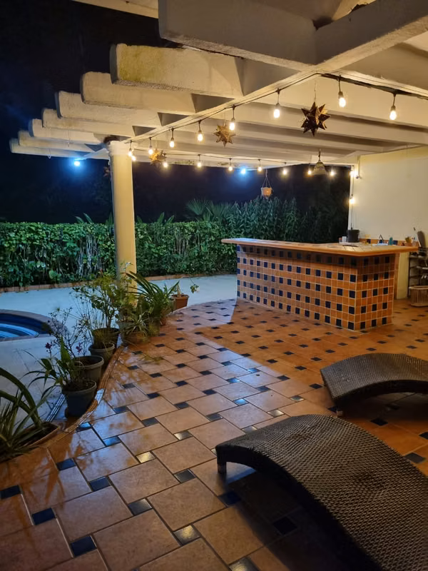 HOUSE FOR RENT IN ALBROOK