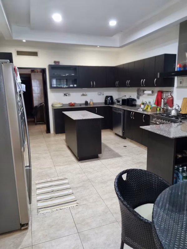 HOUSE FOR RENT IN ALBROOK