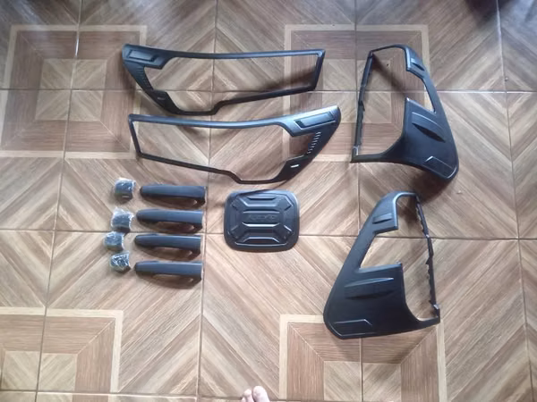 Kit de Accesorios Toyota Hilux Revo 2020 Nuevo y