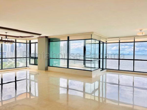 Sale of Apartment in Avenida Balboa 26LBR4324