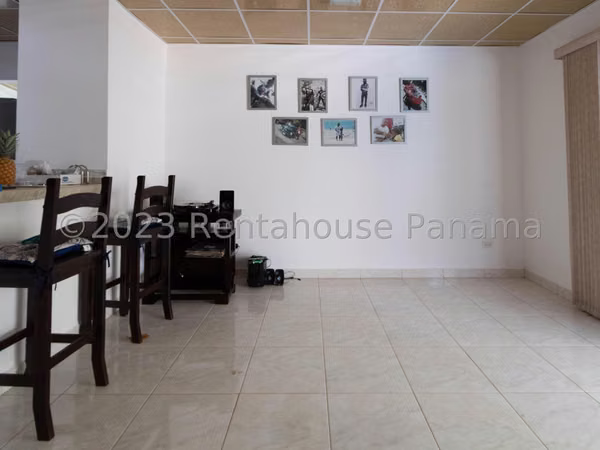House for sale in San Carlos