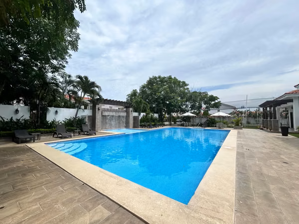 House for rent in Quintas de Versalles, Panama city