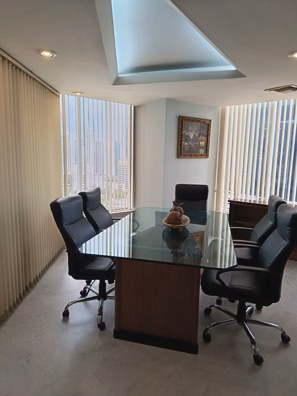 LUXURY OFFICE SPACE  RIGHT AT  PANAMA´S  BANKING CENTER