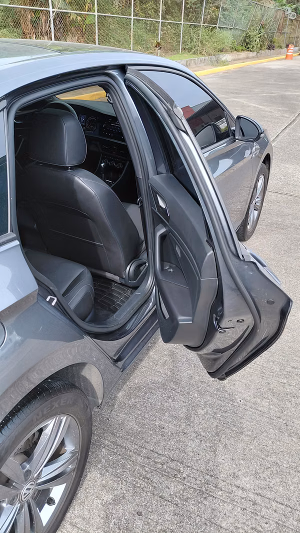 VOLKSWAGEN JETTA, 2.0 L, AÑO 2019, KM 70.000, B/ 11,900.00