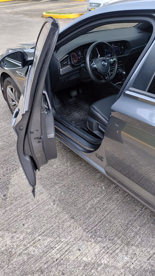 VOLKSWAGEN JETTA, 2.0 L, AÑO 2019, KM 70.000, B/ 11,900.00