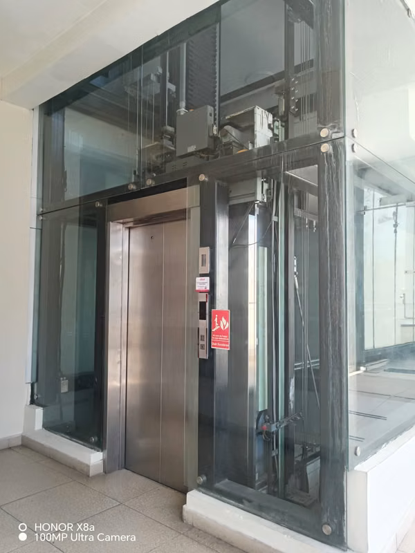 ALQUILO LOCAL COMERCIAL CENTENNIAL 1,230.50