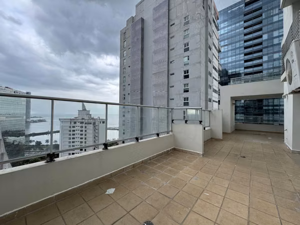 REMATE APARTAMENTO-BELLA VISTA (PARQUE URRACA)