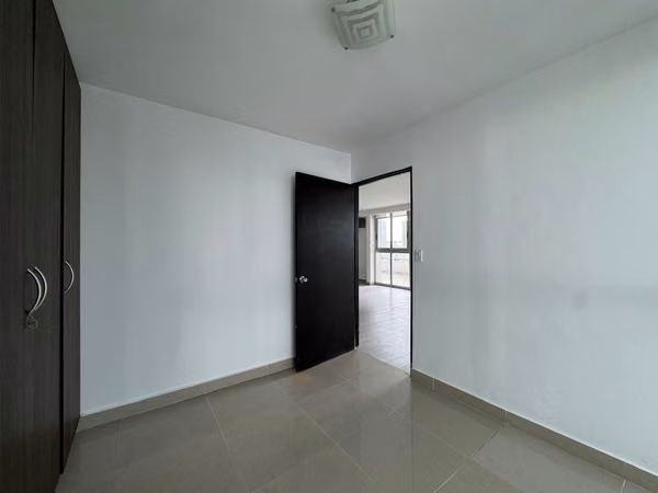 REMATE APARTAMENTO-BELLA VISTA (PARQUE URRACA)