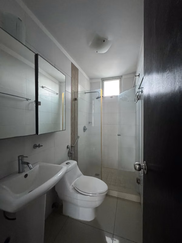 REMATE APARTAMENTO-BELLA VISTA (PARQUE URRACA)