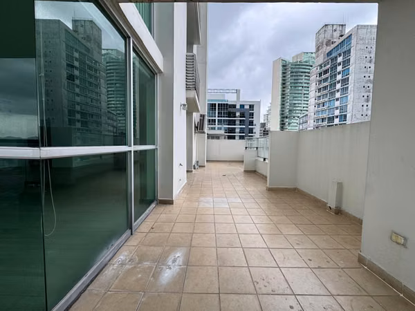 REMATE APARTAMENTO-BELLA VISTA (PARQUE URRACA)