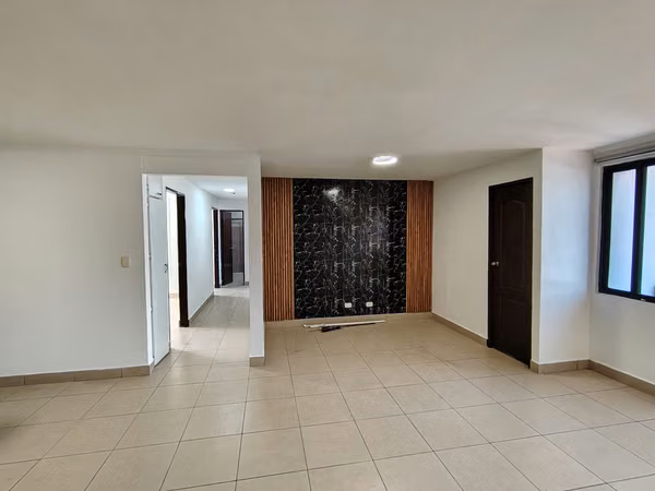Marbella | 152.5 m² | 3 Recámaras + Den | 2 Parkings | $215,000