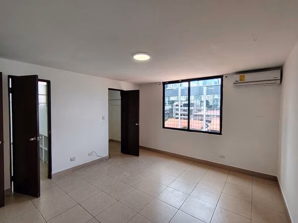 Marbella | 152.5 m² | 3 Recámaras + Den | 2 Parkings | $215,000