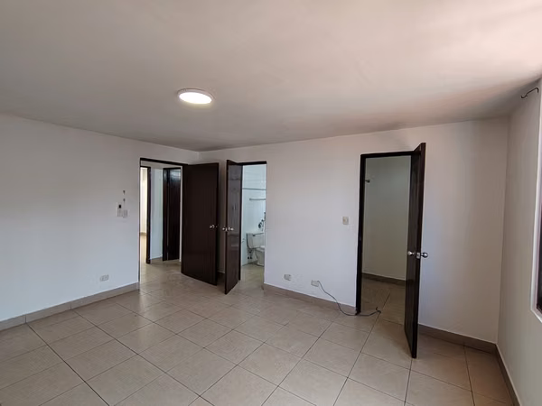 Marbella | 152.5 m² | 3 Recámaras + Den | 2 Parkings | $215,000