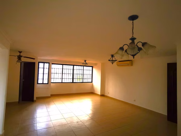 Marbella | 152.5 m² | 3 Recámaras + Den | 2 Parkings | $215,000