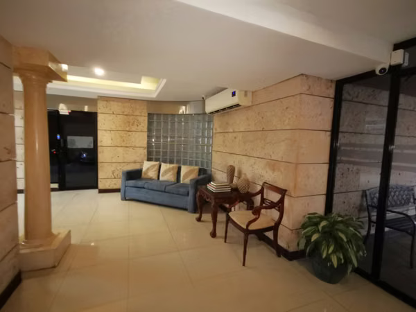 Marbella | 152.5 m² | 3 Recámaras + Den | 2 Parkings | $215,000