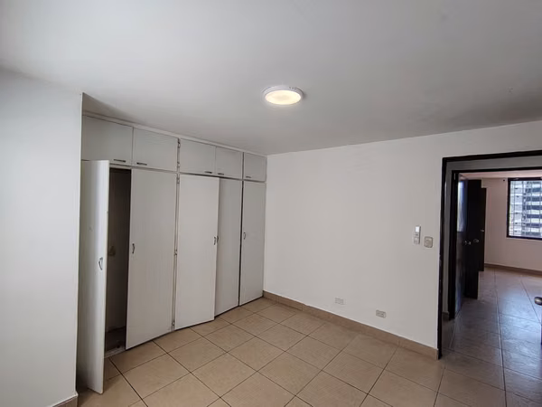 Marbella | 152.5 m² | 3 Recámaras + Den | 2 Parkings | $215,000