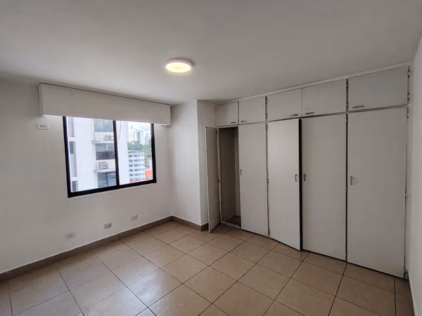 Marbella | 152.5 m² | 3 Recámaras + Den | 2 Parkings | $215,000