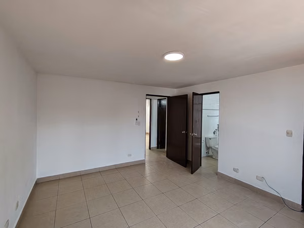 Marbella | 152.5 m² | 3 Recámaras + Den | 2 Parkings | $215,000