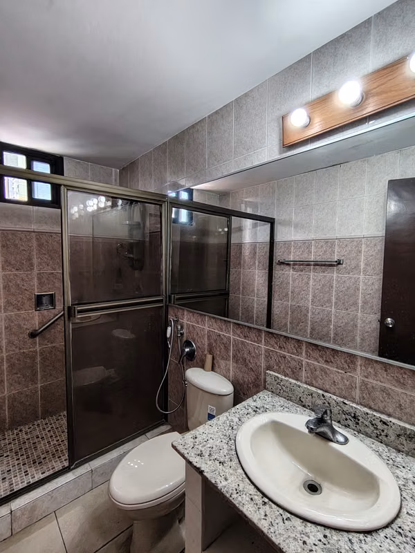 Marbella | 152.5 m² | 3 Recámaras + Den | 2 Parkings | $215,000