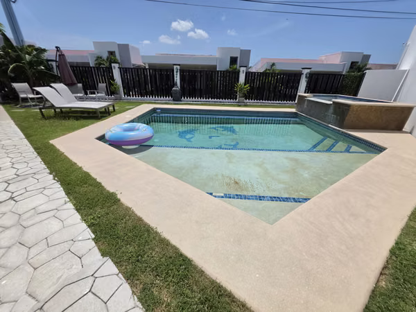 ALQUILO CASA. CORONADO. PLAYA. PISCINA. GARITA DE SEGURIDAD.