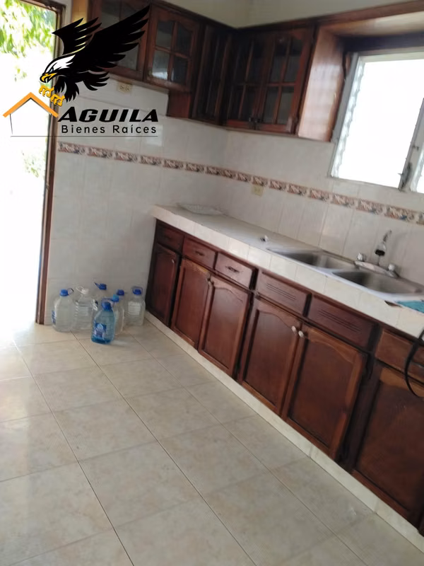 ÁGUILA REAL ESTATE RENTS HOUSE IN VILLA DE LOS SANTOS