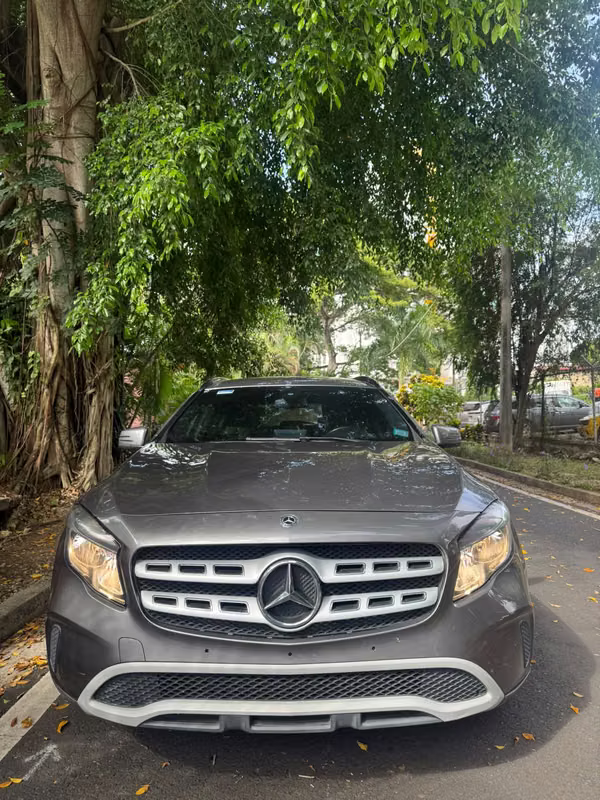 MARKETS -BENZ GLA $8,900