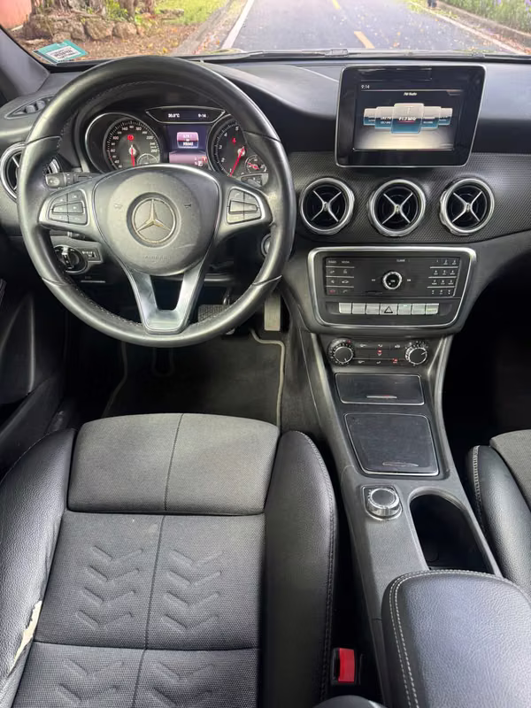 MARKETS -BENZ GLA $8,900