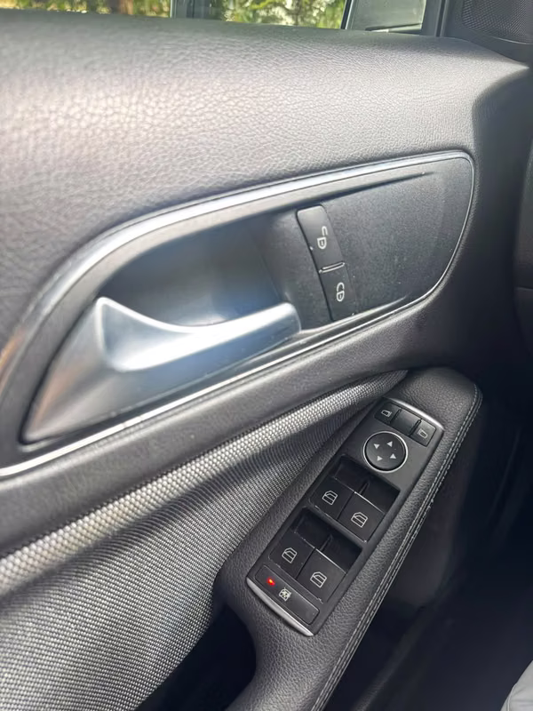 MARKETS -BENZ GLA $8,900