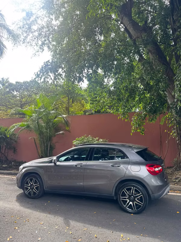 MARKETS -BENZ GLA $8,900