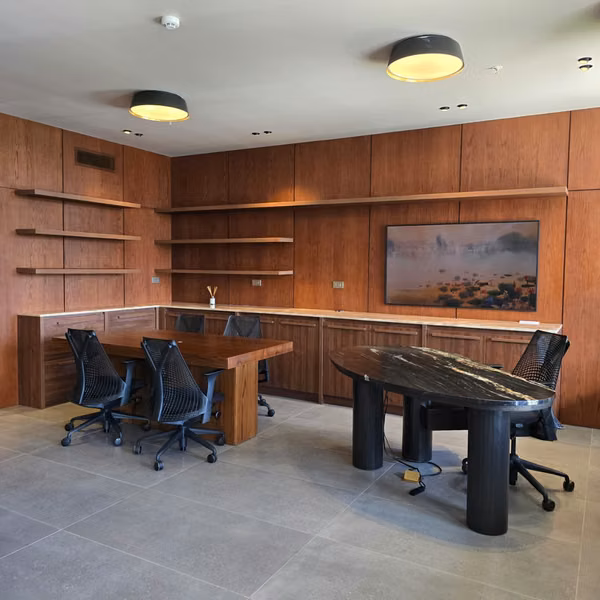 THE OFFICE OF LIGHT IN SANTA MARIA GOLF &amp; amp; COUNTRY CLUB