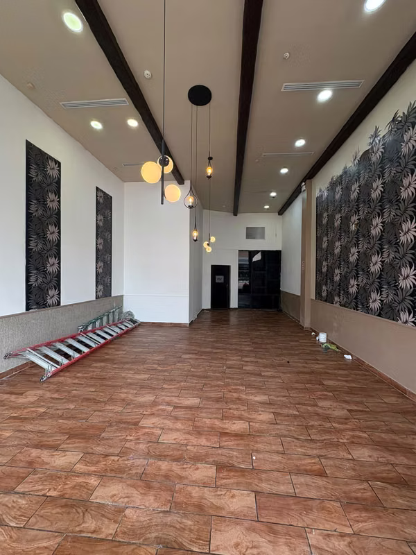 COMMERCIAL PLACE TO RENT IN OCEAN MALL, EAST COAST
