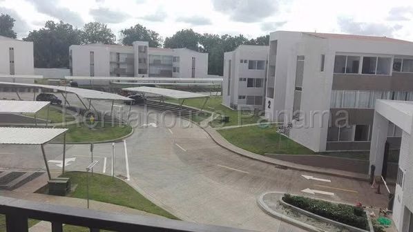 Apartment for rent in PH La Sierra 27LRL375