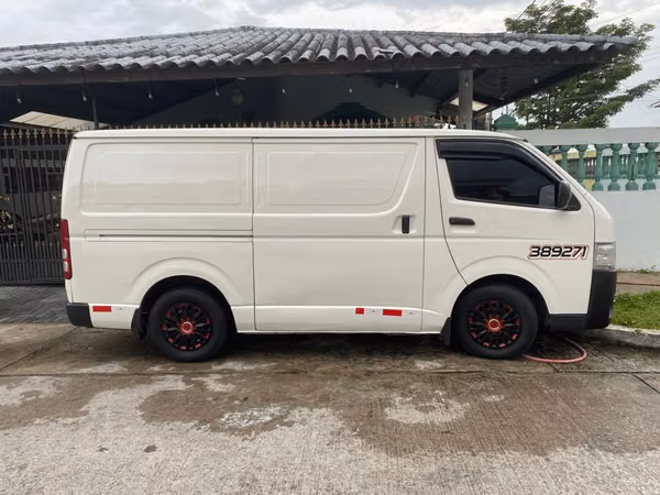 toyota HIACE