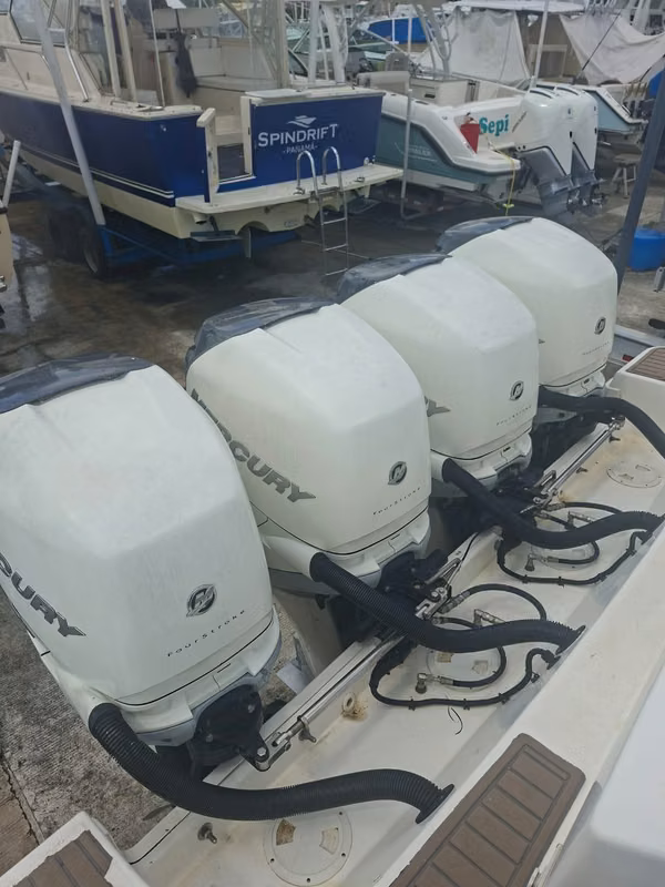 SALE - QUAD MERCURY VERADO 350 L6