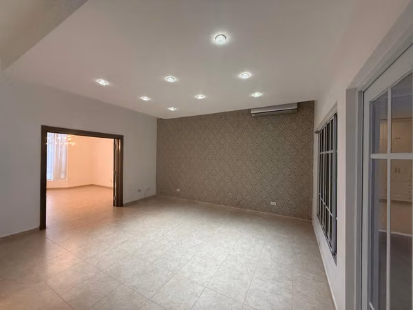 Luxury House with Jacuzzi for Rent – Palmeras del Este, Costa del Este