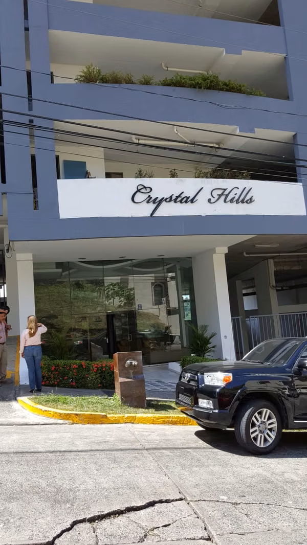 OPPORTUNITY IN VILLA DE LAS FUENTES! – CRYSTAL HILLS CONDOMINIUM