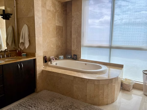 FULL-FLOOR APARTMENT FOR SALE IN COSTA DEL ESTE