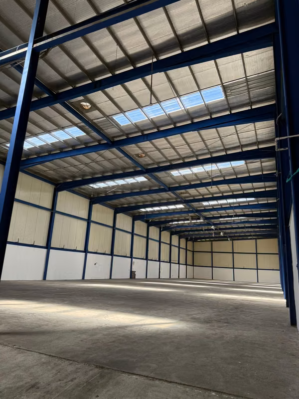 Warehouse for Rent in Río Abajo | 1,200m² | Loading Dock and Ramp | Near Vía España