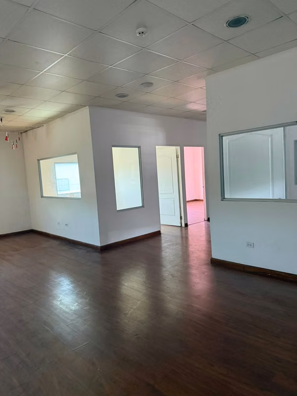 Warehouse for Rent in Río Abajo | 1,200m² | Loading Dock and Ramp | Near Vía España