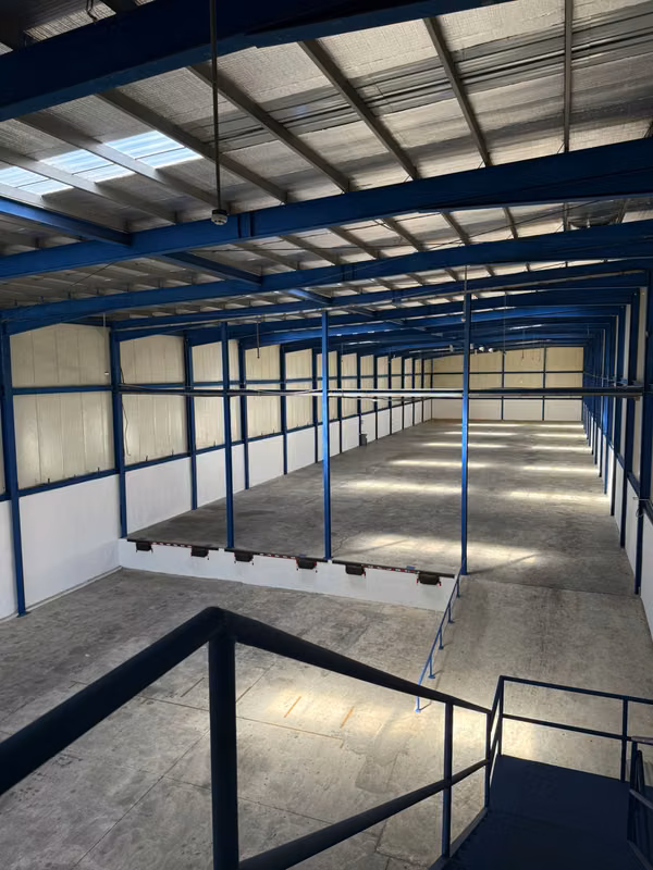 Warehouse for Rent in Río Abajo | 1,200m² | Loading Dock and Ramp | Near Vía España