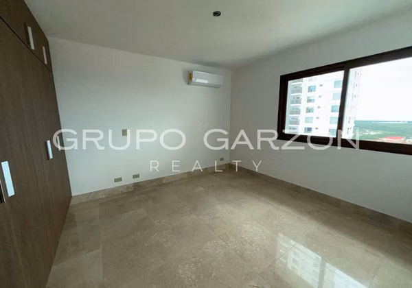 Rental in The Colonial, Santa María | 190m² - 3 Bedrooms - New Appliances