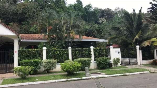 Luxury House for Rent with Private Pool in Albrook  MFR2053