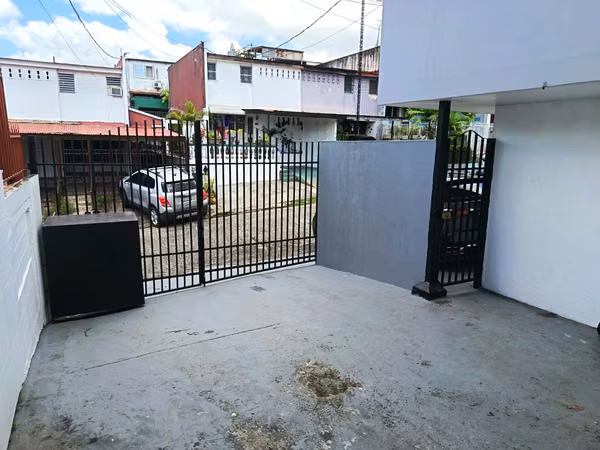 SE ALQUILA APARTAMENTO CON AIRES LAS MERCEDES