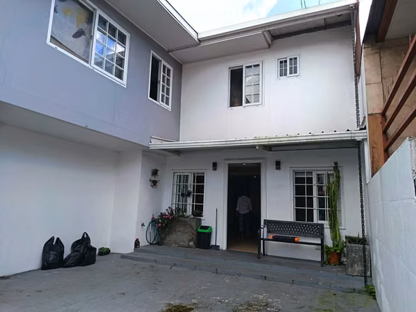 SE ALQUILA APARTAMENTO CON AIRES LAS MERCEDES