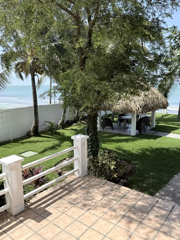 Sea Front Apartment in PH Biltmore, Gorgona