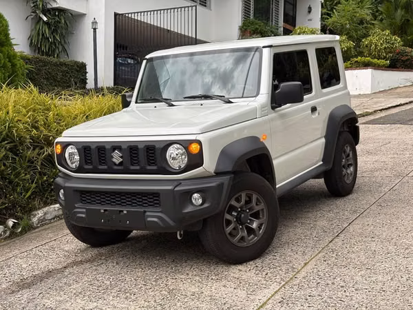 Suzuki Jimny año 2025 1,400 Km 5 años garantía agencia
