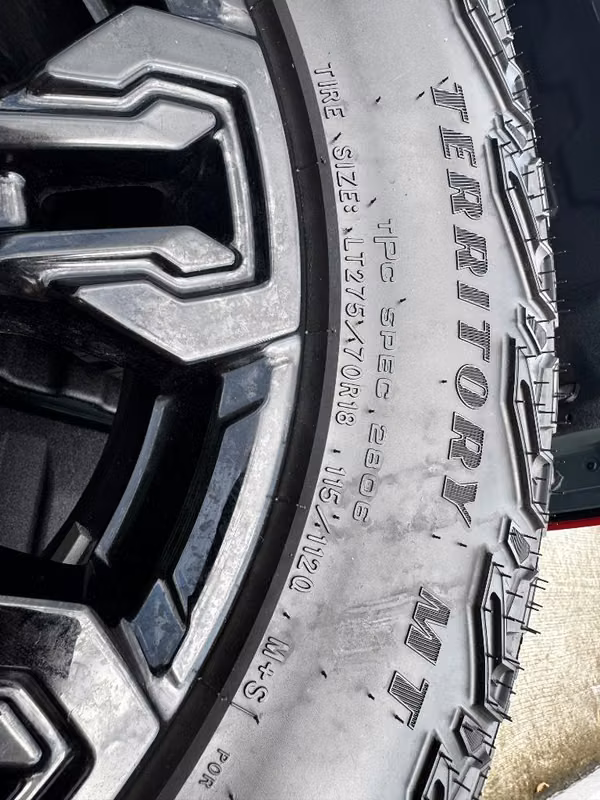 Llantas Goodyear Wrangler 275/70/R18 (con rines)