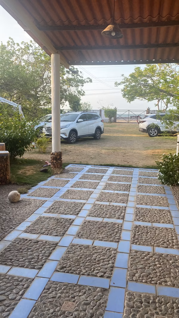 Ganga is sold beach house Gorgona 350,000 the beach is in front
